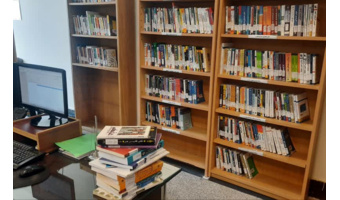 اهدای بیش از ۶۰۰ نسخه کتاب به کتابخانه مرکزی دانشگاه