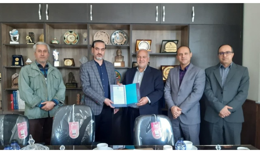 تقدیر از کارمندان کتابخانه دانشگاه نیشابور به مناسبت هفته کتاب، کتابخوانی و کتابدار